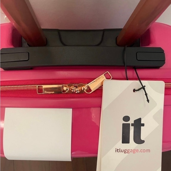 IT METALIK LUGGAGE PINK PARIS HARDSIDE LUGGAGE NEW
‼️LAST ONE IN INVENTORY ‼️ - Picture 8 of 11